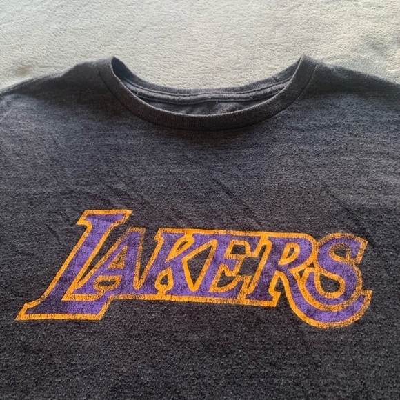 Adidas LA Lakers Tee Size Large - Picture 2 of 5